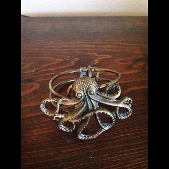 Octopus hinge bracelet