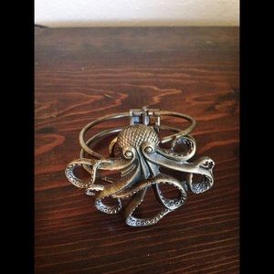 Octopus hinge bracelet