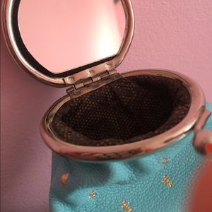 A little makeup case.