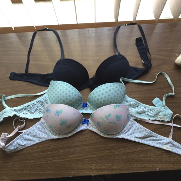 Gilly hicks Demi bras
