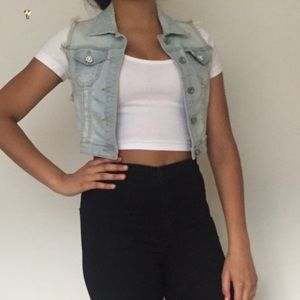 Cropped denim jacket