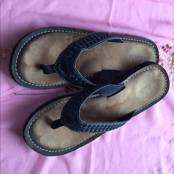 Black Strap Clarks Flip-Flops - Picture 2 of 4