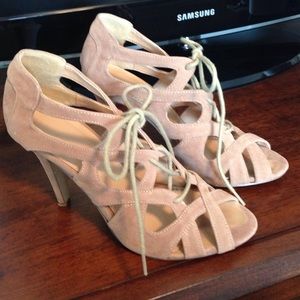 Lace-up, cut-out heels!