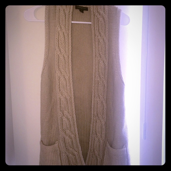 Banana Republic long open front vest beige