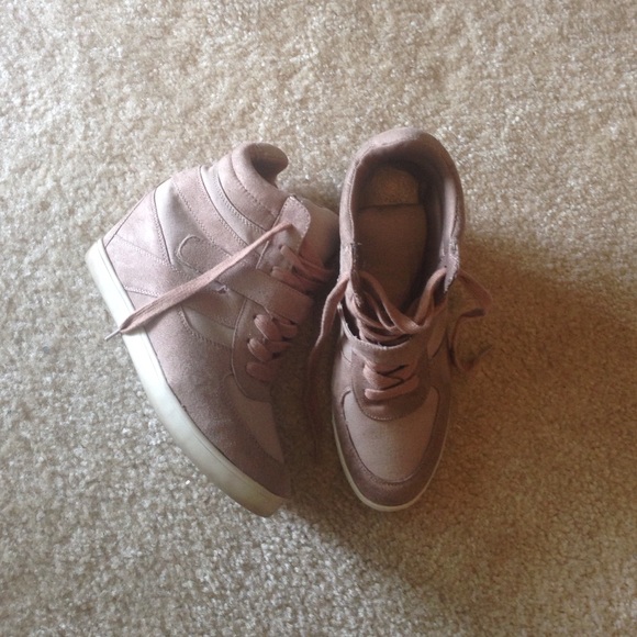 Taupe sneaker wedge