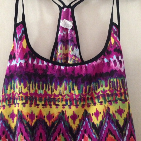 Cute top - Picture 2 of 2