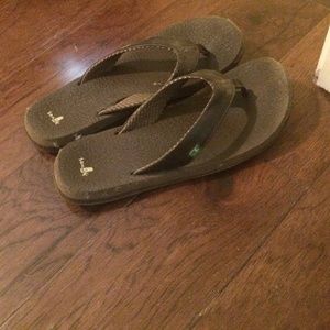 Brown sanuk flip flops