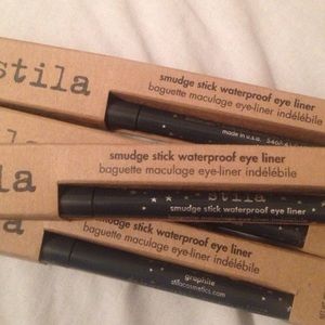 Stila smudge stick eyeliner in graphite grey