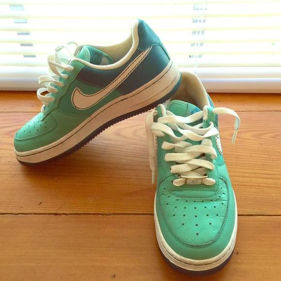 le scarpe nike air force aquareal quelle poshmark le scarpe nike air force aquareal quelle poshmark