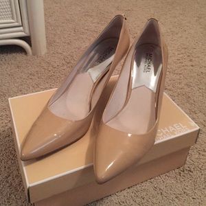 Micheal Kors Mid Pump