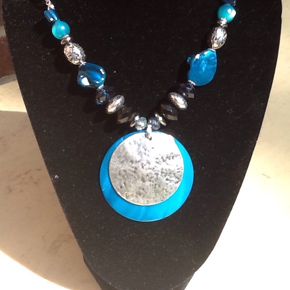 🆕Silvers and Blues 20" Necklace - Picture 2 of 4