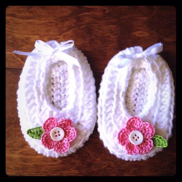 White booties w/ pink flower