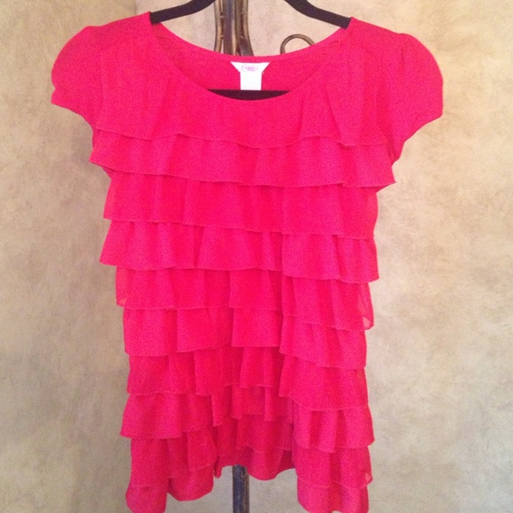 Ruffled short sleeve shirt