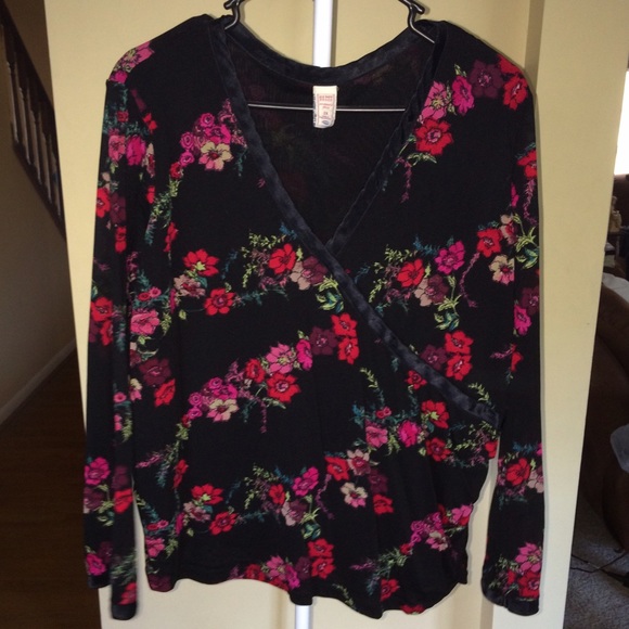 Old Navy Black Floral Wrap Top Size 2X