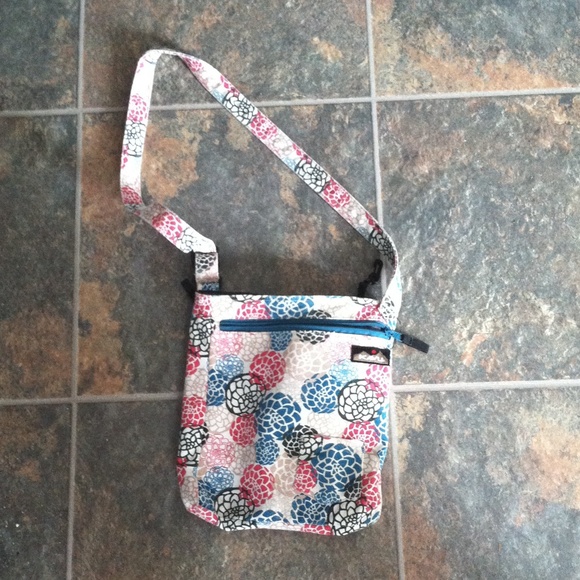 Kavu crossbody purse