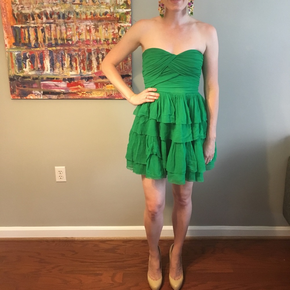 DVF Sleeveless Green Ruffle Dress Size 6