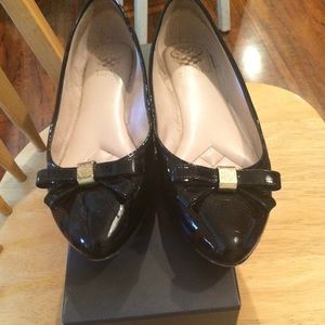 Vince Camuto black bow flats Sz 9 Patent Leather