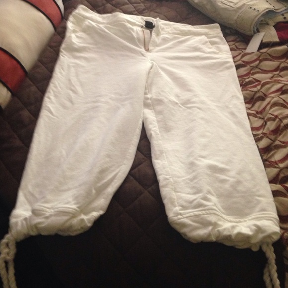 ❤️️️sold in a ️bundle brandypit Capri white pants