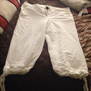 ❤️️️sold in a ️bundle brandypit Capri white pants