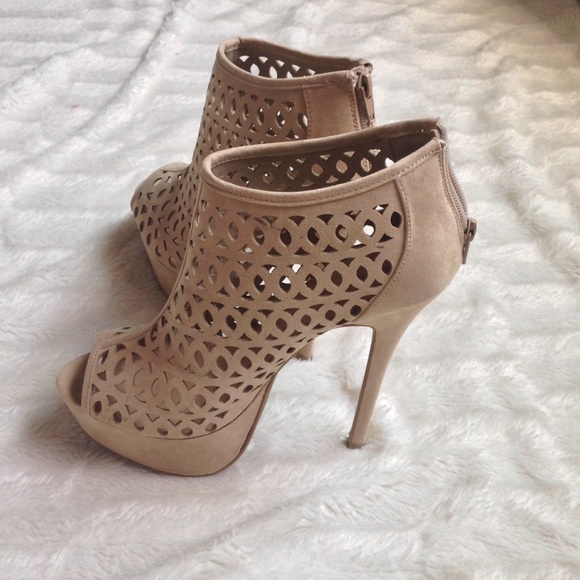 Shoes - Light brown sued platform heels