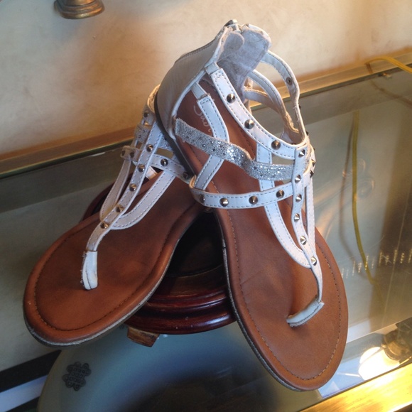 Justice sandals