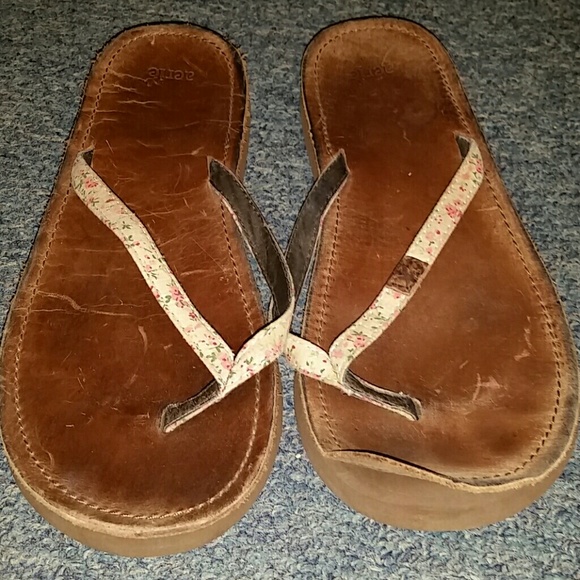 Aerie flip flops