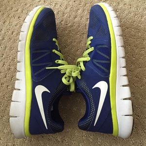 ✳️SOLD @ 〽️ercari✳️Blue/Volt Green Nike Flex Runs