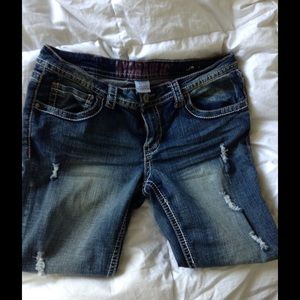 Hydraulic distressed capri.