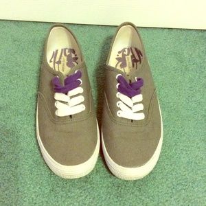 Canvas sneakers