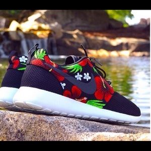 MORE SIZES Nike Roshe Run Tropical Custom Rare