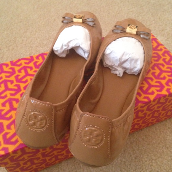 ⛔️Sold on Tradesy 100% Authentic Tory Burch flat🎉 - Picture 4 of 4