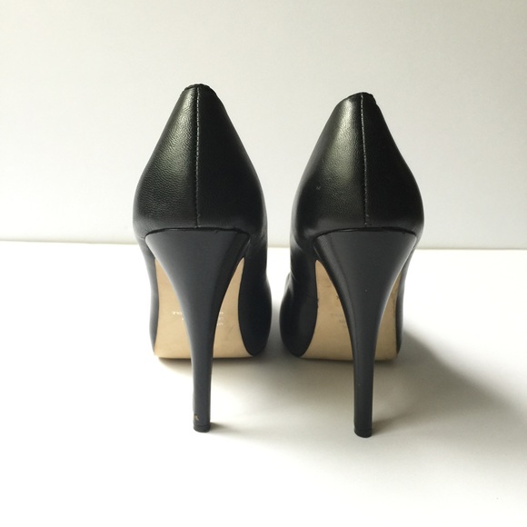Black leather platform pumps by Bakers - Picture 2 of 4