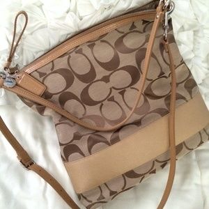 Tan brown coach bag / purse
