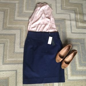 Navy blue Banana Republic Pencil Skirt NWT - 4P