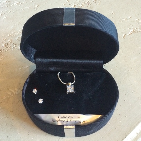 ***Cubic Zirconia Necklace & Earring Set***