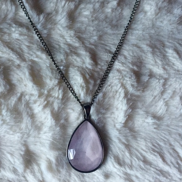 Forever 21 Jewelry - Gunmetal and light pink faceted teardrop necklace