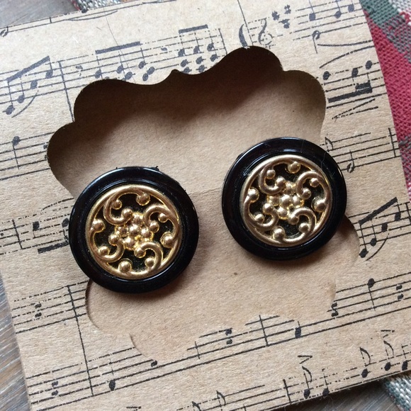 Vintage Clip On Earrings