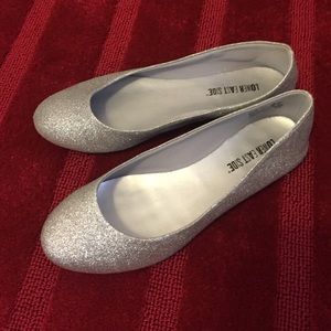 Silver Glitter Flats ✨