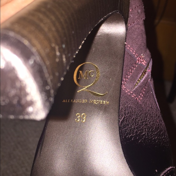 Alexander McQueenOver The Knee Boot in Merlot! 39 - Picture 2 of 4