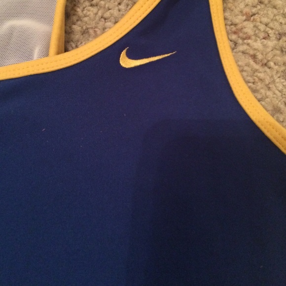 nike running top, worn once. - Picture 2 of 2