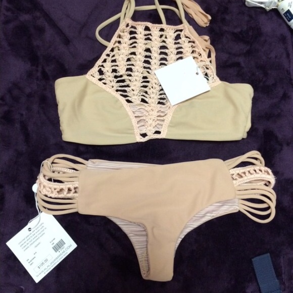 acacia panama set in nude