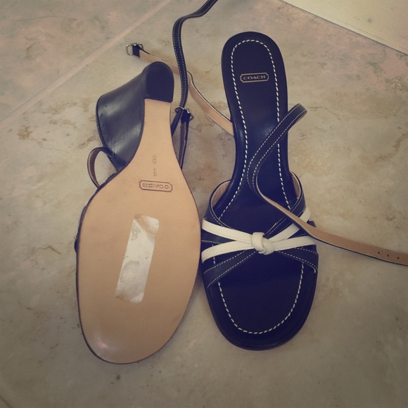 Coach wedge. - Picture 1 of 2
