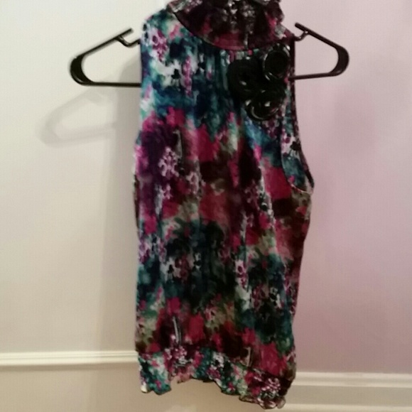 Gorgeous floral silky blouse - Picture 3 of 4