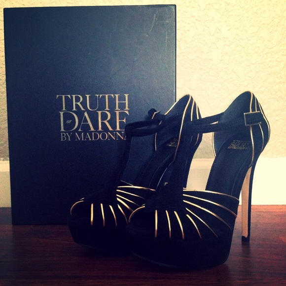 Truth or Dare by Madonna platform pumps - Picture 2 of 4