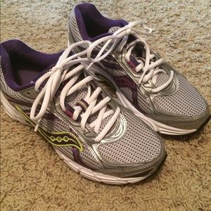 Saucony running shoes - size 8