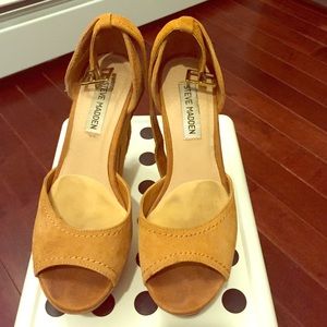 Steve Madden suede sandals