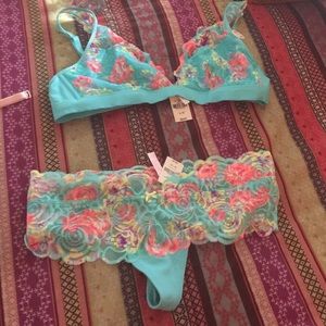 .99 cent shipping 💕Pink Bundle ✨💕