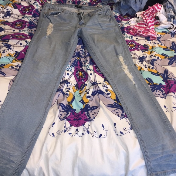 Ripped skinny jeans.