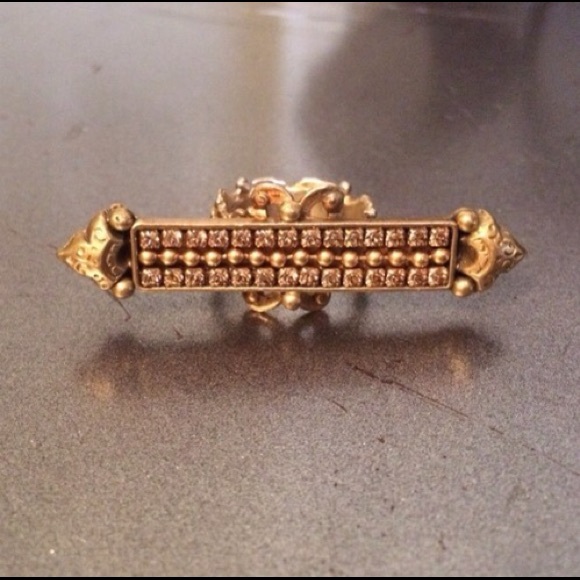 VSA Gold Crystal Bar Ring