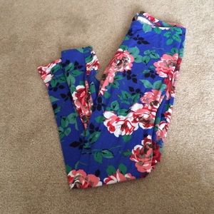 Flower patterned leggings!
